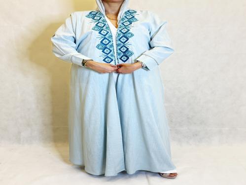 عبايه من اللنن الهندي مع شك وتطريز