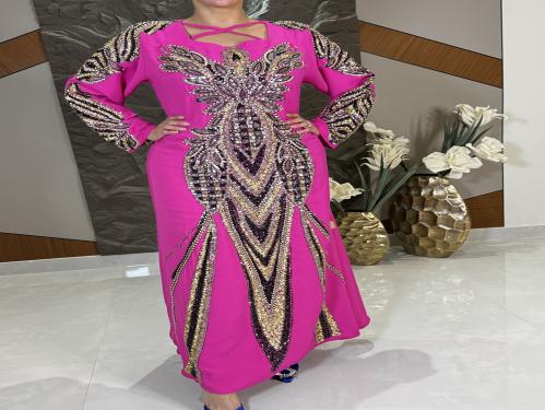 ثوب من الكريب الياباني مع شك يدوي مميز وأنيق