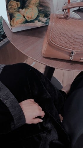 عبايه مخمل