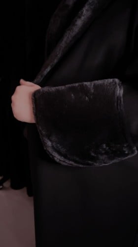 عبايه فرو اسود