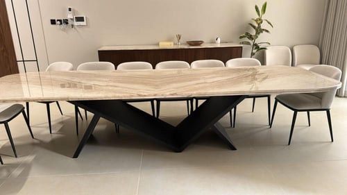 طاولة طعام فاخرة من رخام دانو رويال الإيطالي - تصم...
