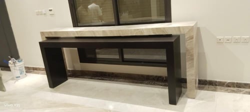 طقم كونسولات – رخام ديانو رويال إيطالي مع خشب بني...