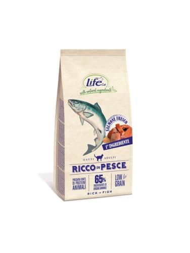 لايف كات اكل جاف للقطط البالغة غني بالأسماك ومنخفض...