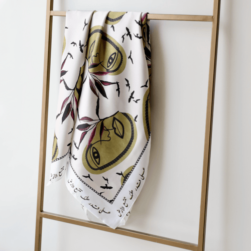 وشاح مربع على قدر حلمك تتسع الأرض 90سم*90سم