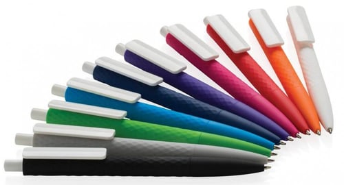 قلم بتصميم هندسي- ذو ملمس ناعم