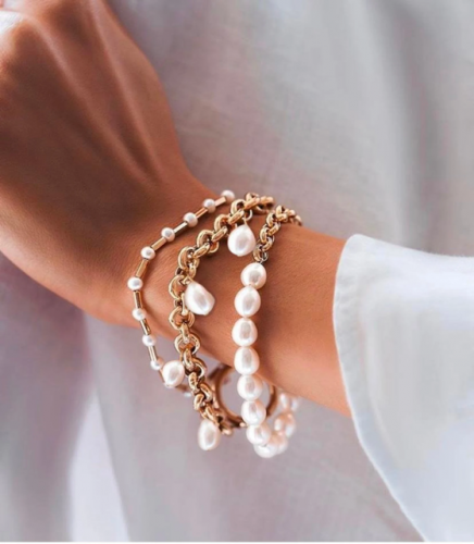 اسورة ذهبيه مرصعه لولو