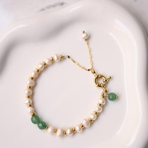 اسوره لولو مع حجر عقيق اخضر