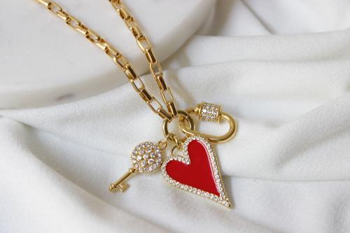 سلسله قلب احمر ومفتاح زركون