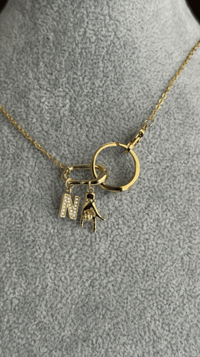 سلسله مع خاتم بيرثداي ستون وتعليقه حرف