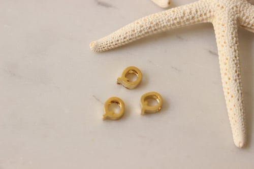 6x7mm " Q " 24k Shiny Gold Letters, Letter Charms,...