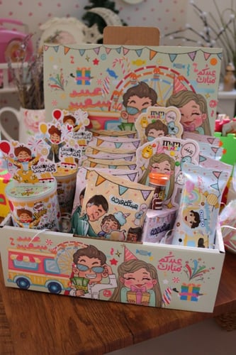 بوكس مع منتجات لطيفة