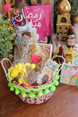 سله خوص مني ملونة