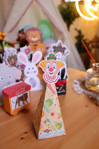 علبة الكلاون الورقية