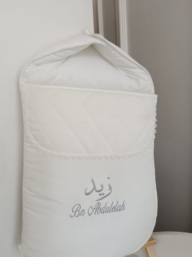 مدس مع التطريز