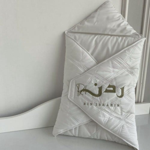 مدس مع التطريز