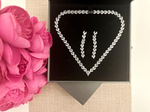 نصف طقم انيق زيركون