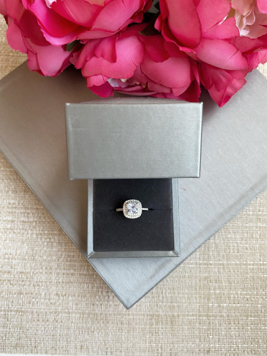 خاتم فضه مرصع باحجار الزيركون تصميم الماس