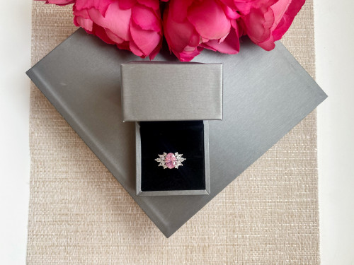 خاتم فري سايز مرصع باحجار الزيركون تصميم الماس