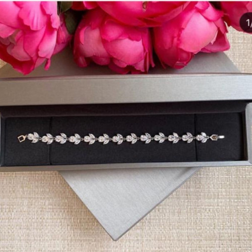 اساورة مرصعه باحجار الزيركون تصميم الماس