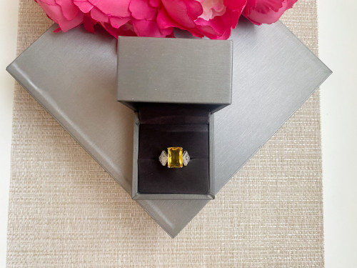 خاتم فضه مرصع باحجار الزيركون تصميم الماس