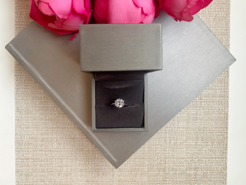 خاتم مرصع باحجار الزيركون تصميم الماس