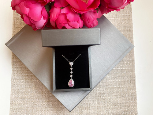 عقد وردي فضه 925 مرصع باحجار الزيركون تصميم الماس