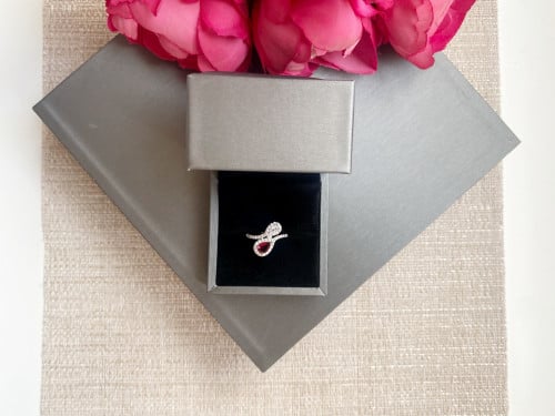 خاتم فري سايز مرصع باحجار الزيركون تصميم الماس