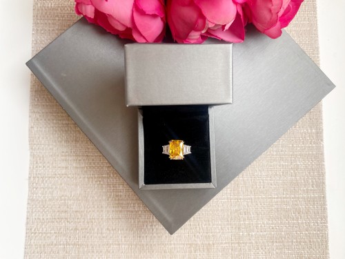 خاتم فري سايز مرصع باحجار الزيركون تصميم الماس