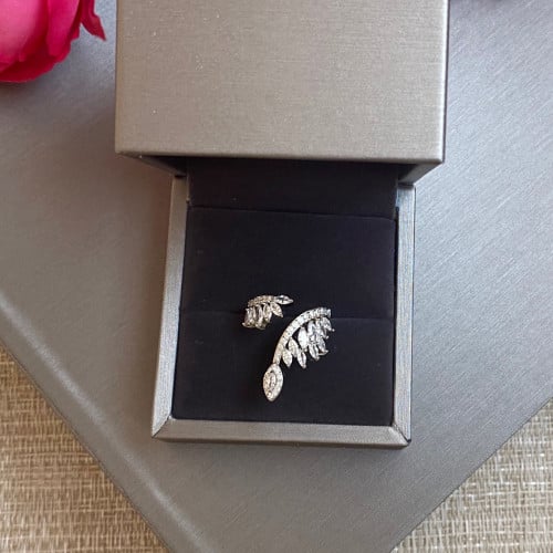 خاتم فري سايز مرصع باحجار الزيركون تصميم الماس