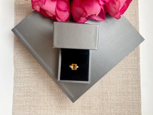 خاتم فري سايز مرصع باحجار الزيركون تصميم الماس