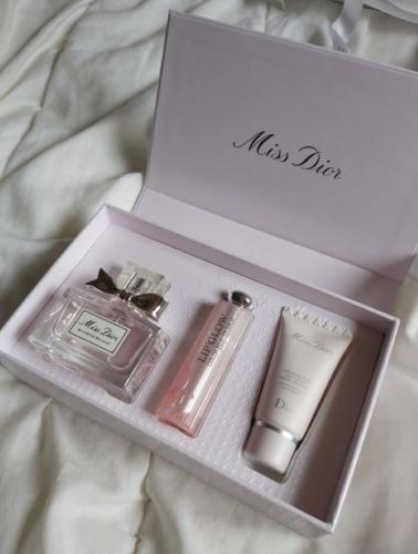 set dior - مجموعة ديور