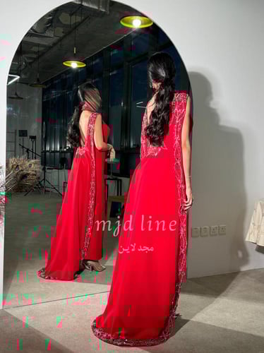 فستان دنيا شك يدوي