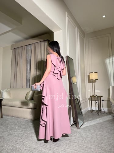 فستان ريناد بـ قصة ظهر مُميزه