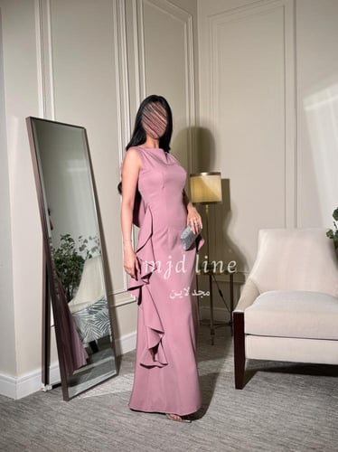 فستان ريناد بـ قصة ظهر مُميزه