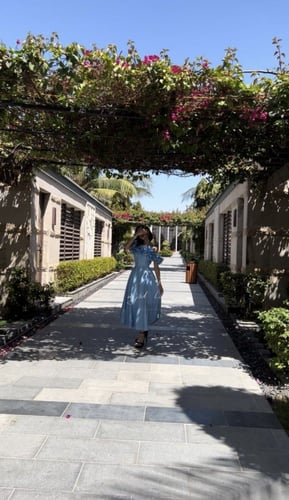 فستان ورود سماوي اوف شولدر ميدي