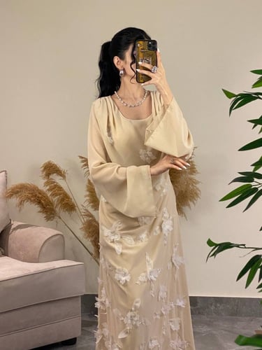 فستان الورد