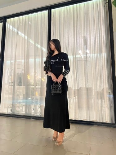 فستان روان مع شك بالاكمام والظهر