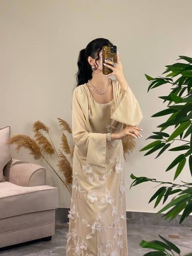 فستان الورد