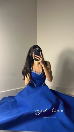 فستان لميس نيلي