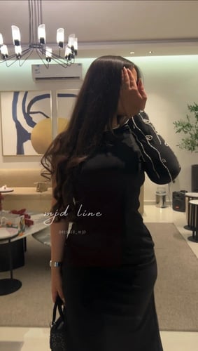 فستان روان مع شك بالاكمام والظهر