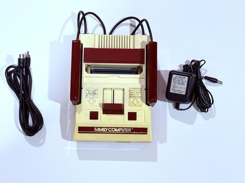 جهاز العائله الاصلي (Family Computer)