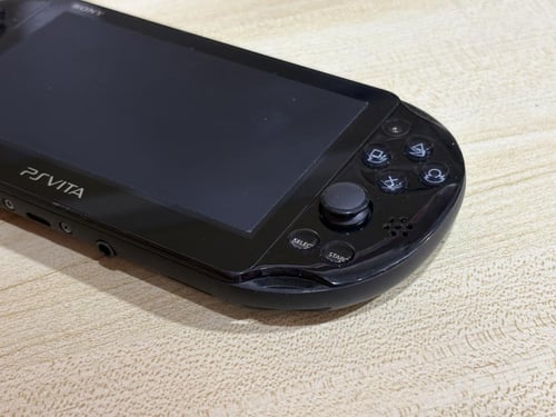 بي اس فيتا موديل 2000 مستعمل Ps Vita