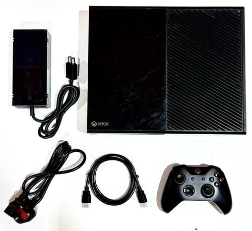 اكس بوكس ون مستعمل ٥٠٠ قيقه (XBOX)