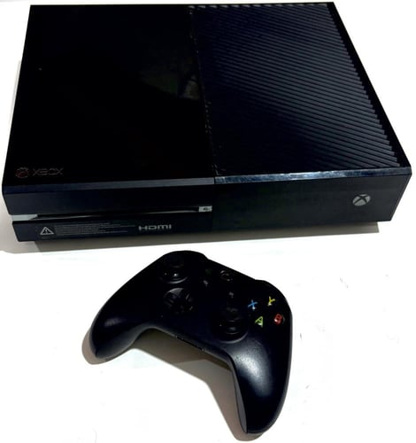 اكس بوكس ون مستعمل ٥٠٠ قيقه (XBOX)