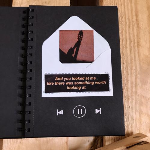 دفتر ذكريات منسق 10 صفحات + صفحة غلاف