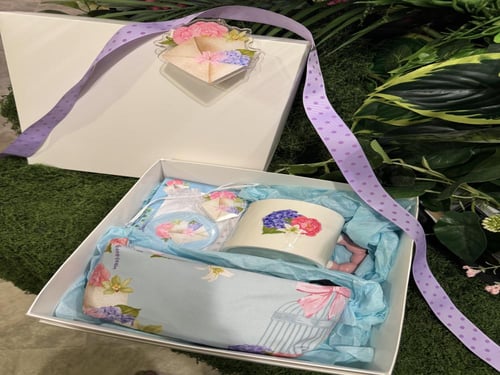 صندوق مجموعة الورد المكتبيه