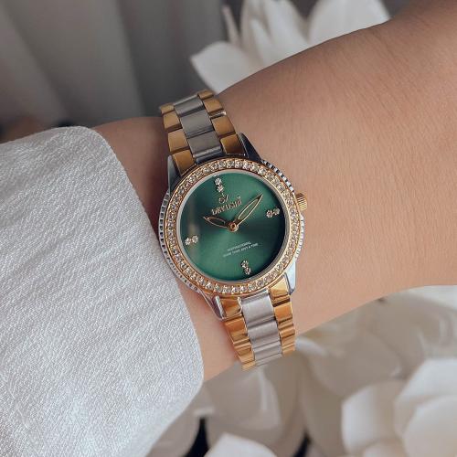 ساعة نسائية بفصوص زركون استيل بلون فضي و ذهبي