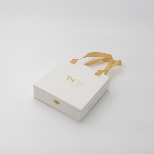 إسوارة نسائية فضية بفصوص زركون لامعة – تصميم عصري...