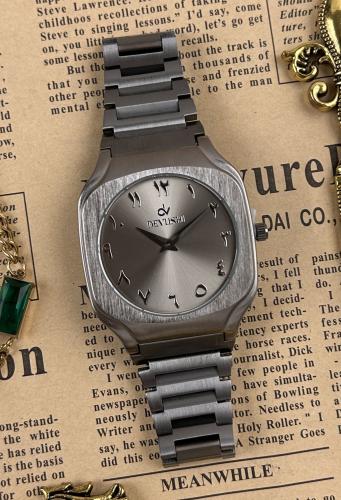 ساعة رجالية ديفوشي بلون رمادي – تصميم أنيق ومظهر ف...