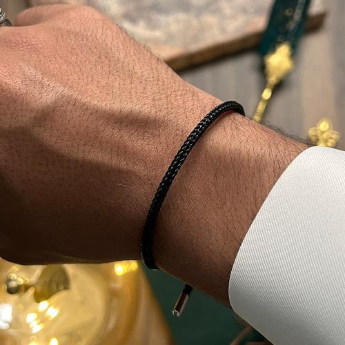 سوار رجالي لون اسود - بتصميم عصري وانيق